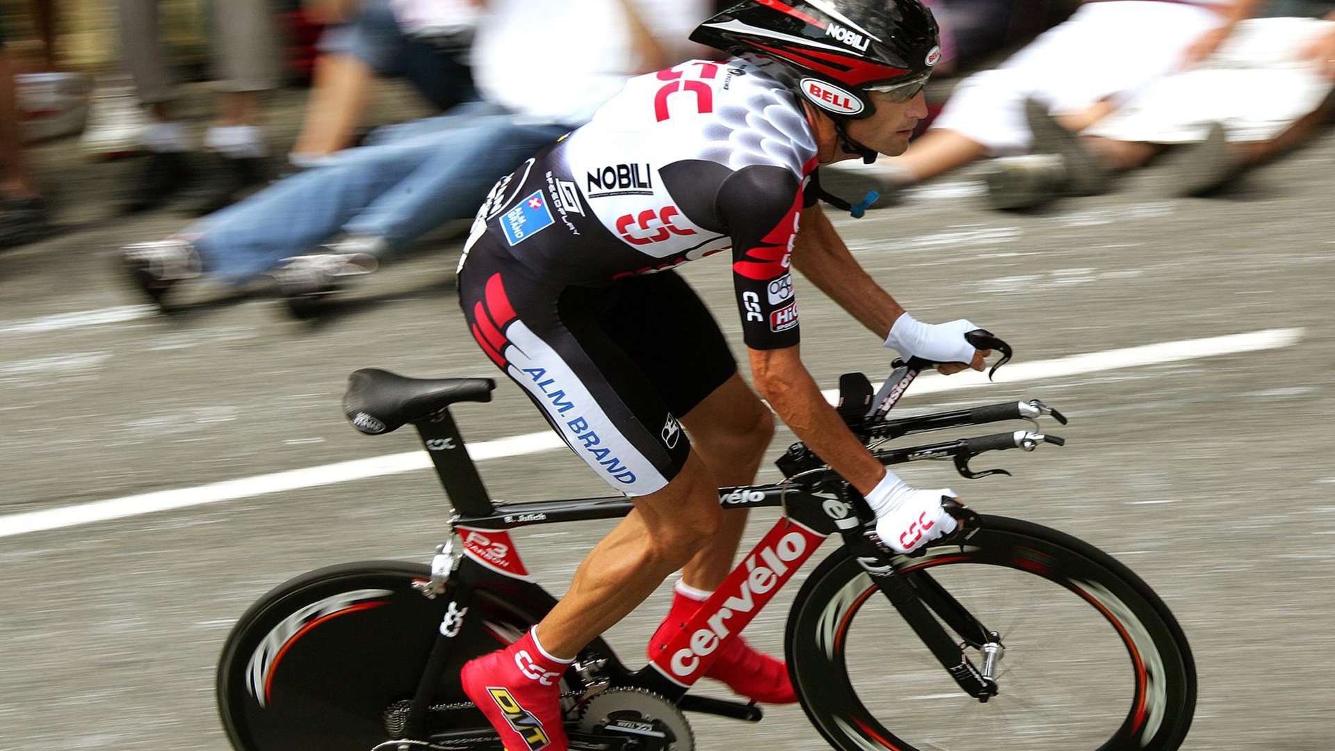 《跨界合作报道：电竞产品厂商与传统品牌的战略合作》，电竞合作官宣