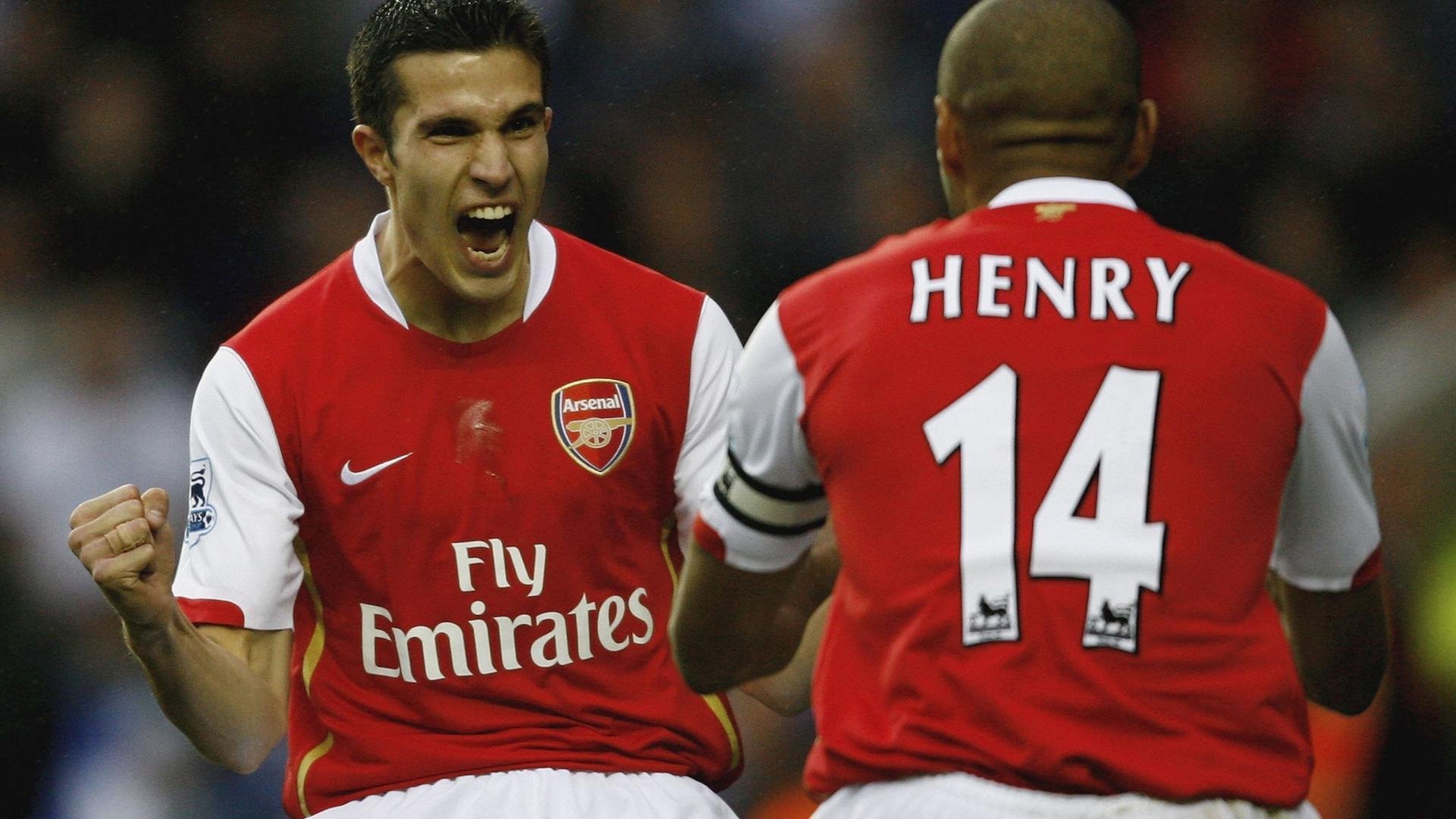 著名球员在比赛中倾尽全力，激情燃烧战场